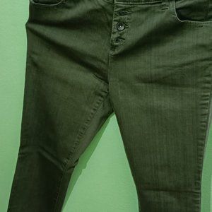 Max, Avaasa, Pantaloons, Levis, Lee